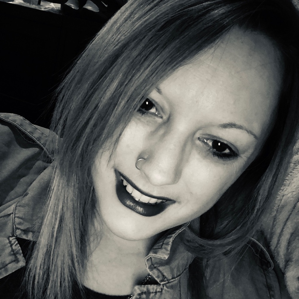 Meet your Posher, Alicia